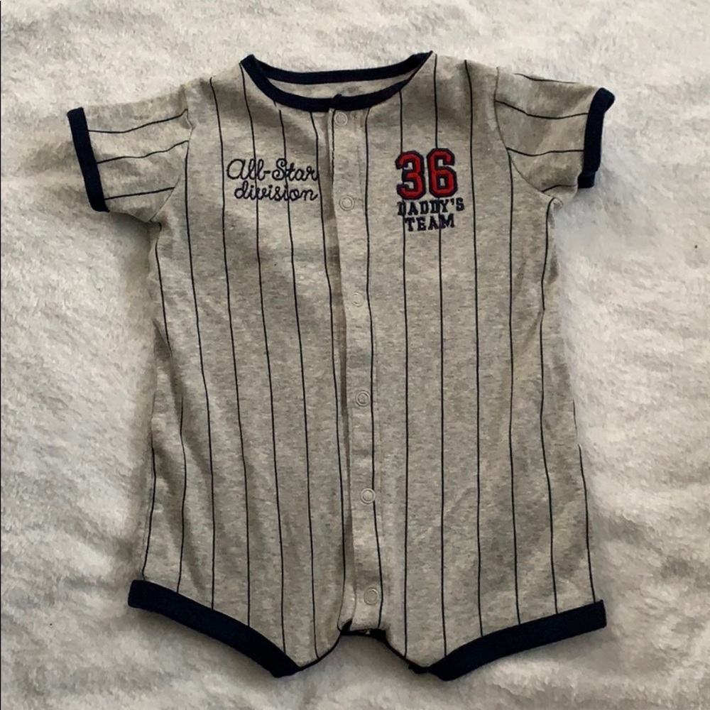 5/$25🛍carters all-star romper